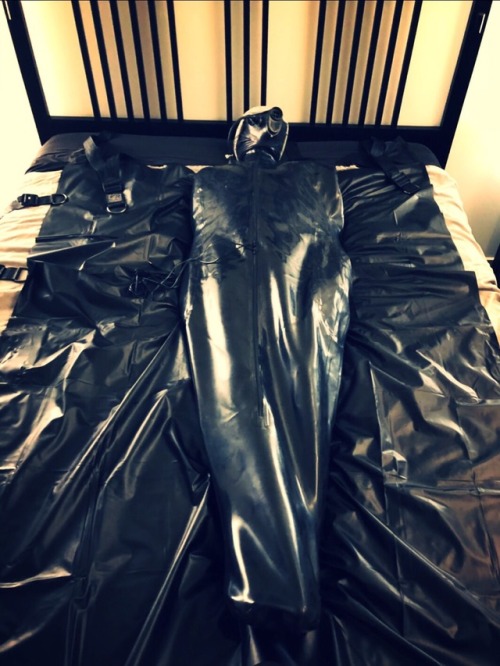 tumblgear: I got a chance to capture @seabondagesadist the other day! In his horny state he over-com