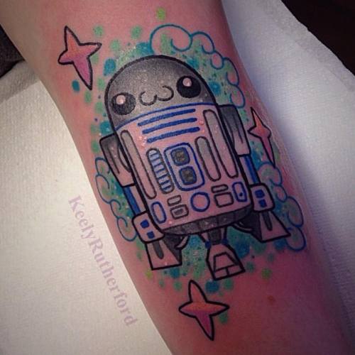 keelyrutherford:  5 days to go! #theforceawakens #starwars #disneytattoo #r2d2  (at Jolie Rouge) 