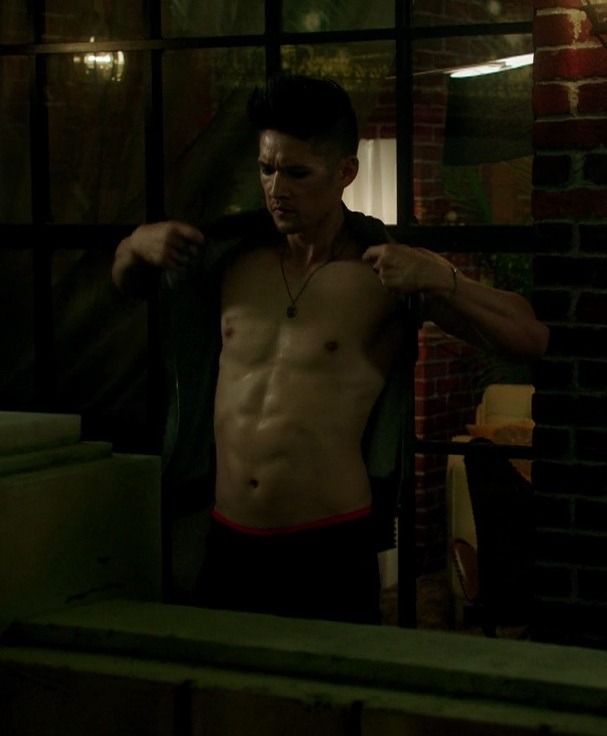 hotashellcelebmen:  More here :https://auscaps.me/2017/01/24/harry-shum-jr-shirtless-in-shadowhunters-2-01-this-guilty-blood/