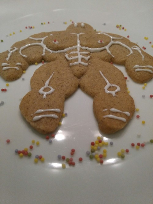 tarnivitchsilverwolf:marquis-de-rent:Just so you know how serious I was about gingerbread musclemen.