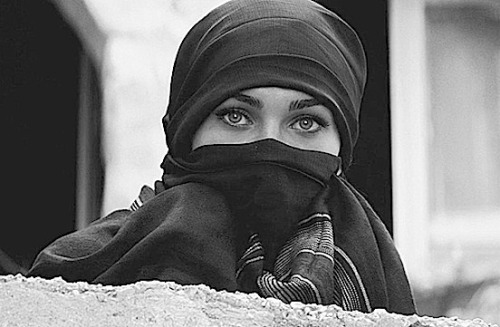 Prigioniera..della tua ..bellezza!!  thewolf 