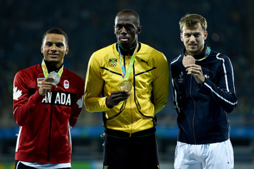 tomastuchel:(L-R) Silver medalist, Andre De Grasse of Canada, gold medalist, Usain Bolt of Jamaica, 