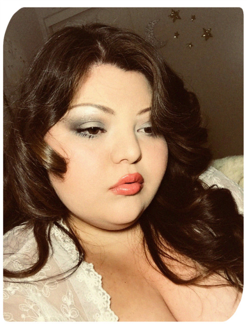 dandelionapril:Back at it again with those 70s softcore Penthouse vibes ☁️⭐️