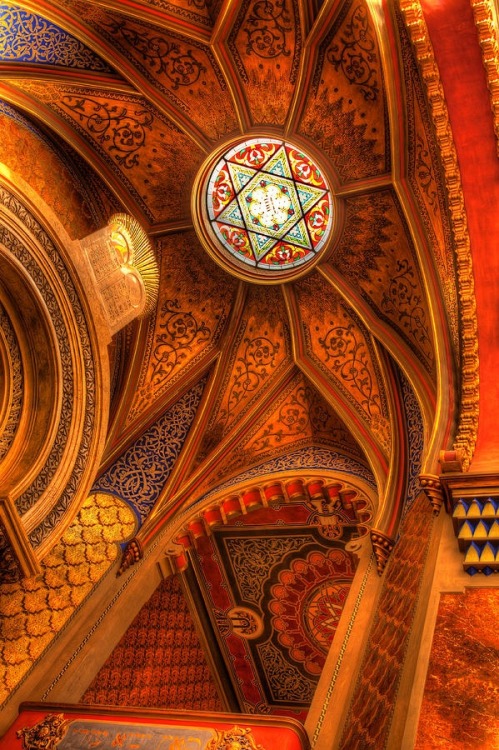 omgshowmetheworld:   Spanish Synagogue - Prague, Czech Republic   