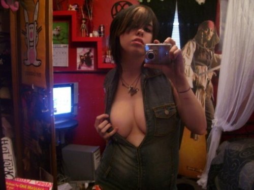 bbwgirlsgonewild:  The world is your oyster when you like girls like thisMore Voluptuous women at www.SpermWhales.net