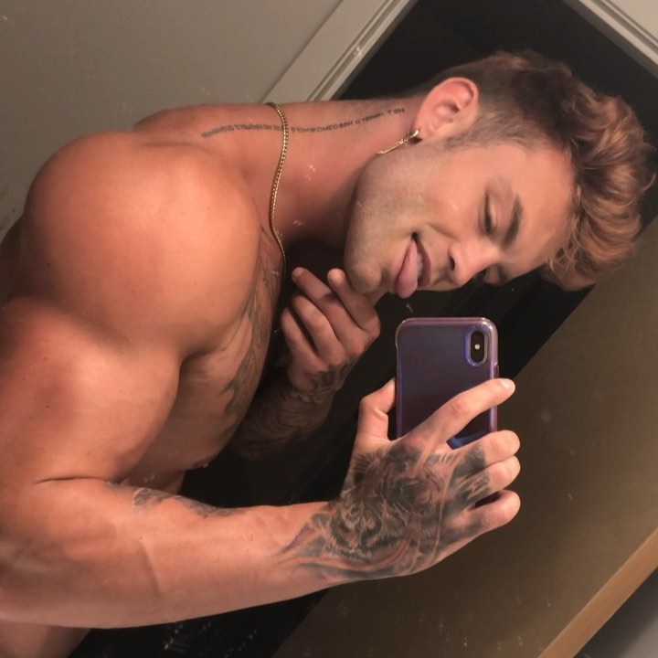 thehottestmenaround:Dustin mcneerhttps://www.instagram.com/markdmafia/