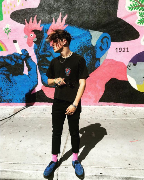 dominicharrison:YUNGBLUD exploring Life Is Beautiful Festival with MelodyVR [x]