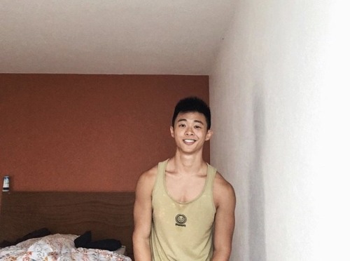 boynowadays: shavedarmpitsareyummy: heysgboy: Kenneth Yan @whaaaaales HOT AND CUTE.. MMMMDDAAPPPPH