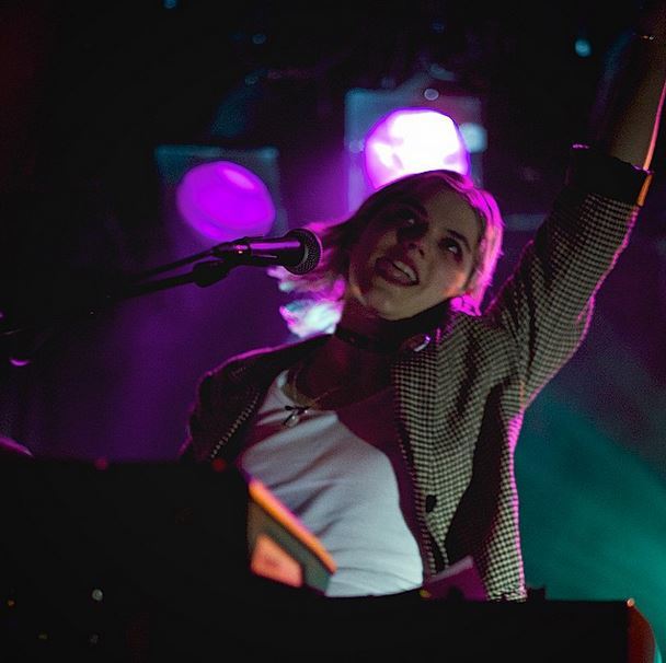 fourwingdinosaurr:Soko (John Dee, Oslo) @sokothecat @rockefelleroslo (via instagram)