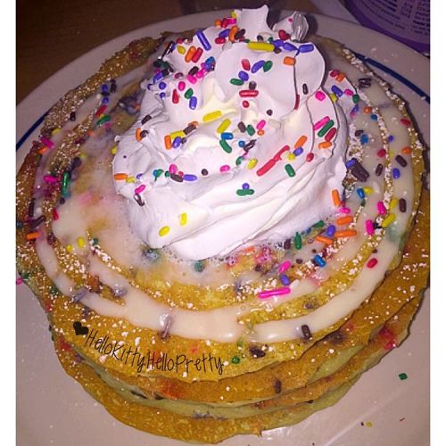 ✨#CupcakePancakes ; these were beyond B0MB af! @ihop