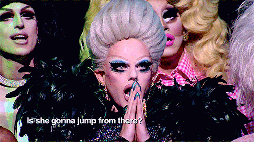 it-is-like-a-dark-paradise: gifs are not mine!
