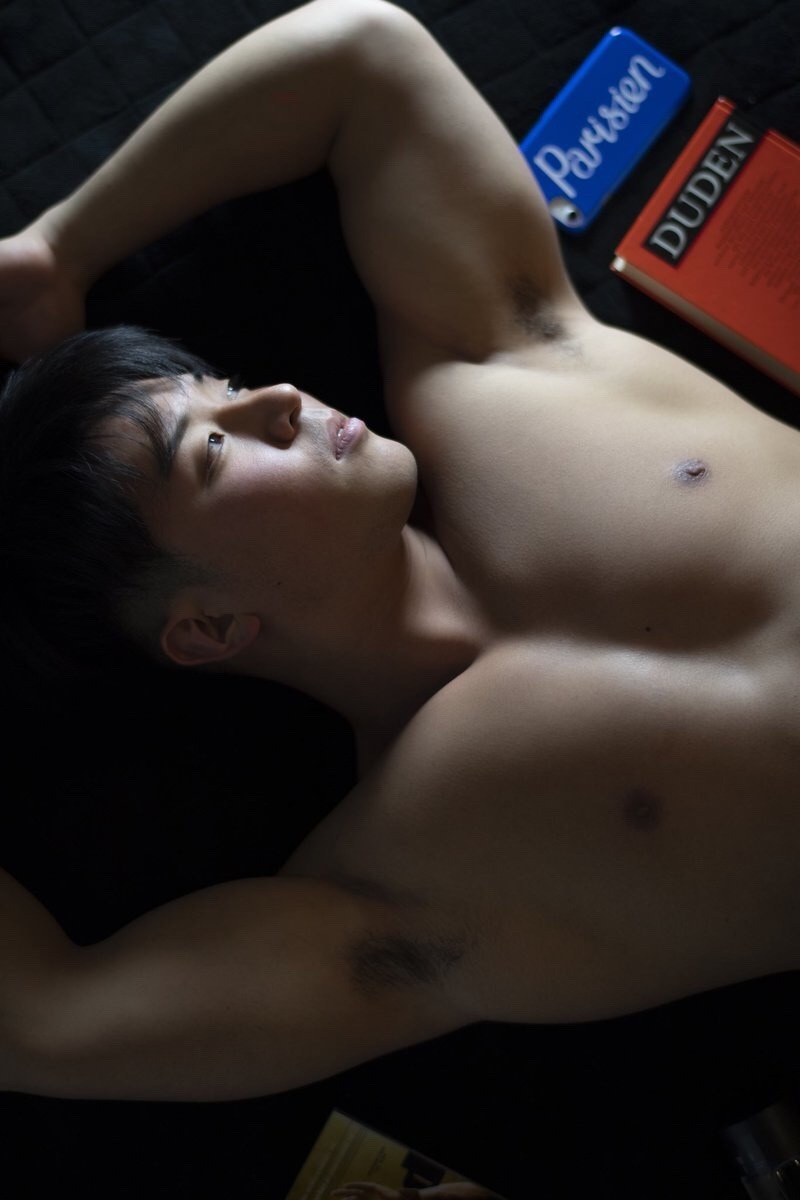 saruisamu:  Like man in towel.