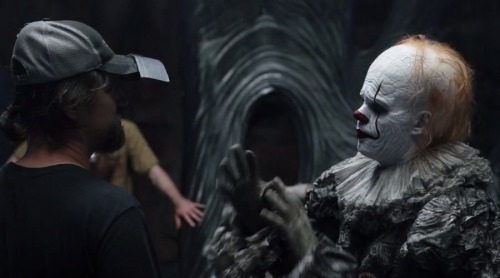 Just a very few of the 1090 Pennywise screenshots I have taken from all the new featurettes. I thoug