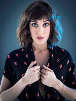 borokaw-deactivated20161030:  Lizzy Caplan