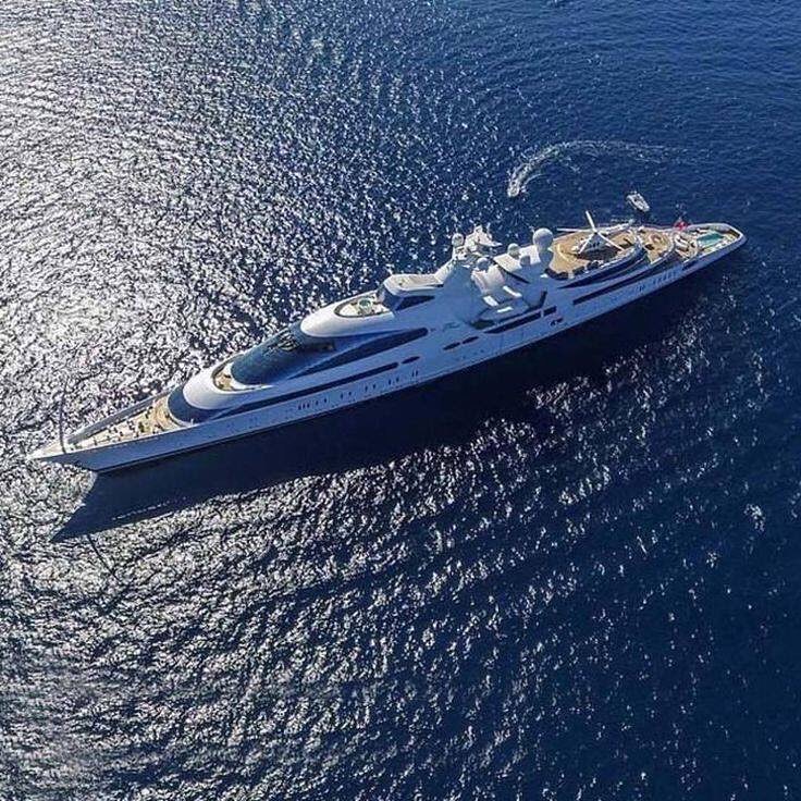 brunomarcelin:  The beauty of YAS yacht 🛥 ® 🔘 🔘 #luxuryliving #luxurylife