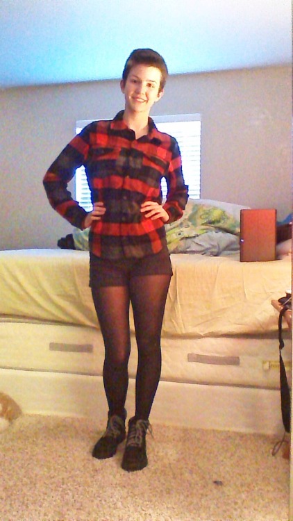 Daily Outfit! I am wearing my new flannel shirt from Forever 21 along with my new high-waisted black