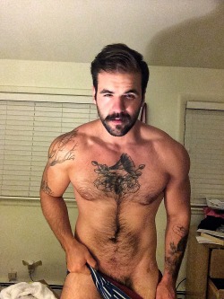 aguywholikesguys:  brandontyson:  Thirsty