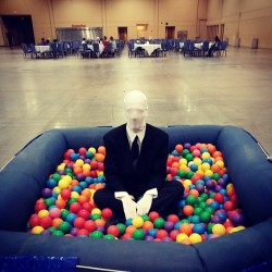 dw:  thenightbathroomblogger:  #dashcon  i dont even understand what s happening here did they just throw a bunch of people in a room and give them a fcking ball pit how is this considered a convention if i can count the attendees on one hand