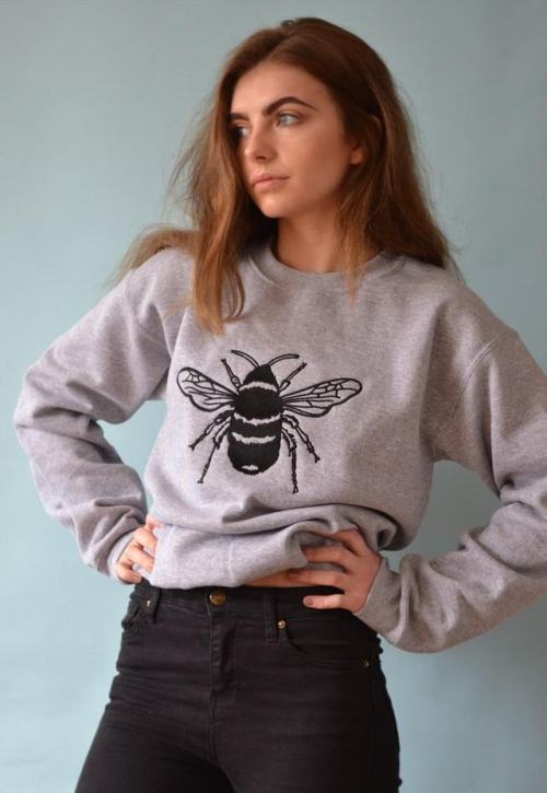 Big Bee grey sweater // Emmawarrendesign