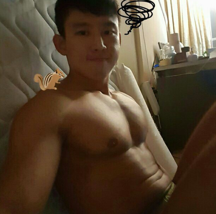 asianhunk-pecs-nips-asses:  monkeyporn2024:  mantop10691:  都已經長的帥成這樣了.身材還這麼好是要逼死多少人阿
