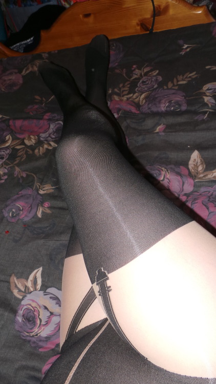 supernylonfeettights: wife