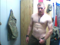 shitilikeandafewofme:  27 year old. Hinesville, GA Follow me for more like this! www.shitilikeandafewofme.tumblr.com Do you know this guy? Tell me about him.  Damn red neck boy is big