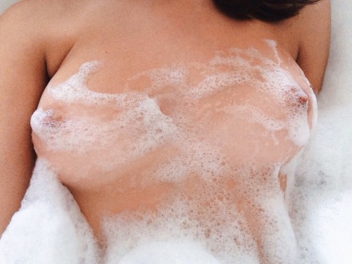 soulescaper:  bubble baths are the best kind of baths 😊 