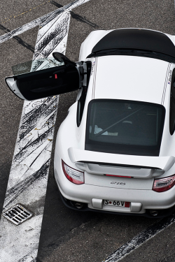 zxxxxvxvsvv:  GT2RS | via 