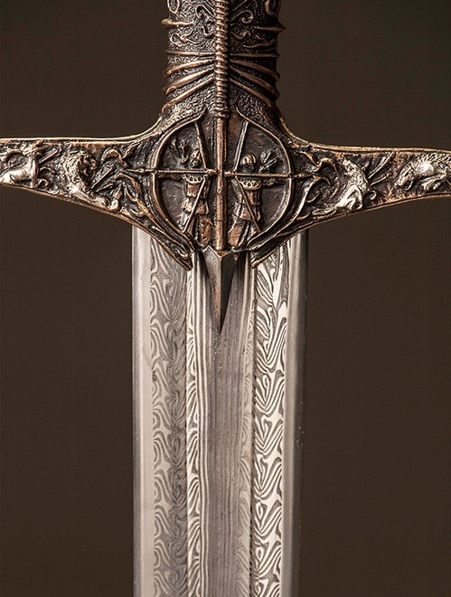tumblrofthrones:Heartsbane, the House Tarly Valyrian Steel Sword {x}