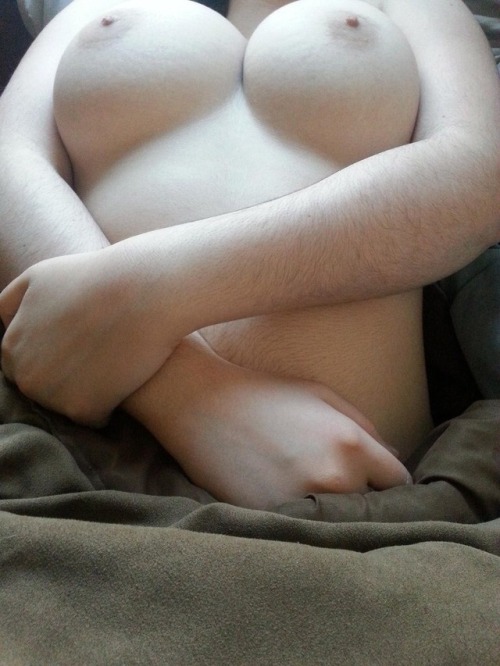 reggieis2:Hairy from top to bottom.