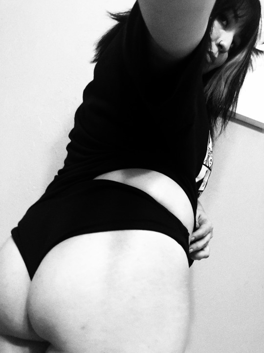 whitewetbullets:lilvillainess-deactivated202110:Same adult photos