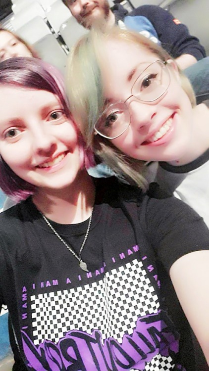 the-tevinter-biscuit: i see people do those drawings of an irl photo in their style so i decided to 