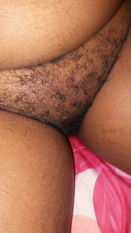 bushyheaven: #MrsCaramelBush So phat and pretty