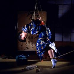 sugiuranorio:  昭和の緊縛写真 The good old days. Photo : Norio Sugiura #緊縛 #縛り #杉浦則夫 #写真 #伝統 #芸術 #shibari #kinbaku #japan #art #kimono #photo #erotica 