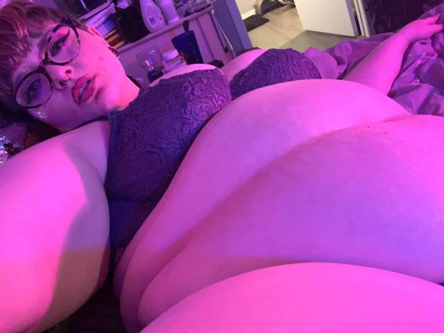 XXX rollsofdestiny:Here’s some tummy love photo