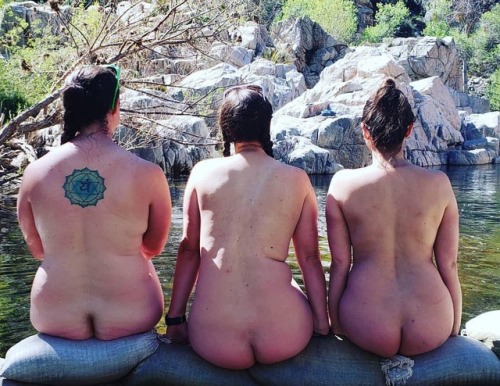 ayearoferewhon:  #Repost @backcountrybettis ・・・ Sun’s out, buns out! #pct2019 #deepcreekhotsprings #hotsprings