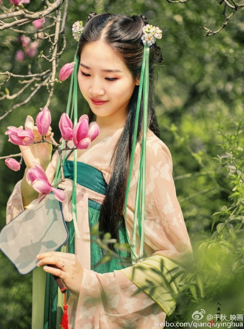 changan-moon: Traditional Chinese clothes, hanfu. Photography by 吃货娃娃