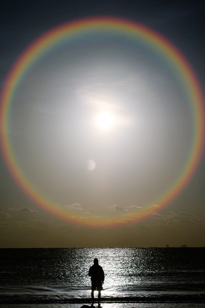 r2&ndash;d2:  Sunrise Sunplosion by (Geoff Fandrick) 