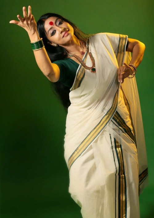 The beauty of hindu clothes, Kerala style