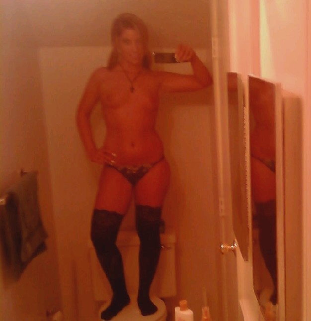 ex-n-hoes:  Stephanie… Do you want more reblog her and more will come 