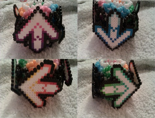 rocknrave221:  gingembretoujours:  misscosmickitty:   DDR 3D perler cuff I made for Tight Crew’s Dance Dance Rave-O-Lution 2nd Mix! Took about 4+ hours. Very proud of it. :3    loveeeeeee   OMG  omg love.