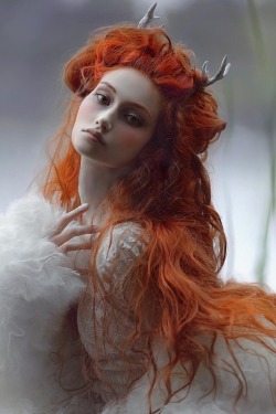 Salome-Mi-Ange-Mi-Demon:  By   Agnieszka Lorek  