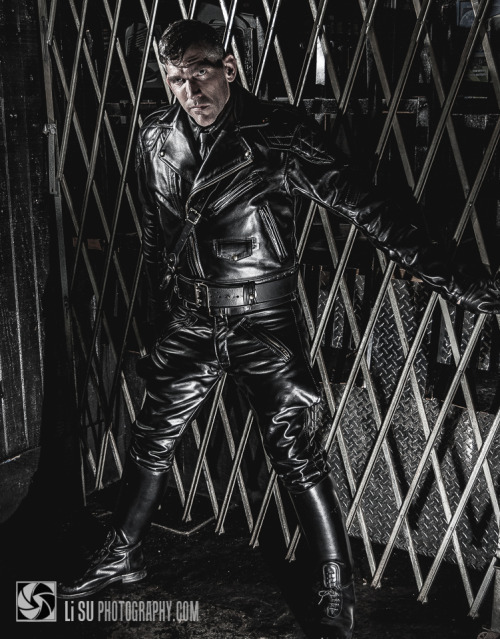 lisuphotography:  Photo spread for Pocket Rocket magazine. http://lisuphotography.com follow me at http://facebook.com/lisuphotography 