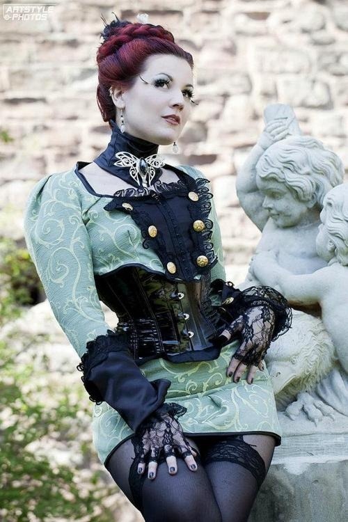 steampunk-girls:  SteamPunkg girls and Cosplay http://bit.ly/177yCk8 