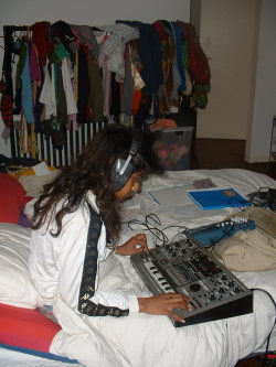 vandlo:  M.I.A. writing her album “Arular” - 2004  
