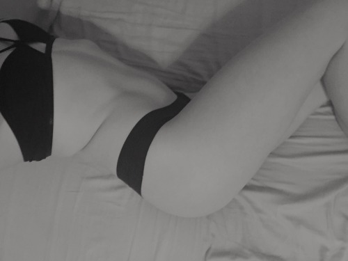 cumapart: Feeling my bralette and black &amp; white