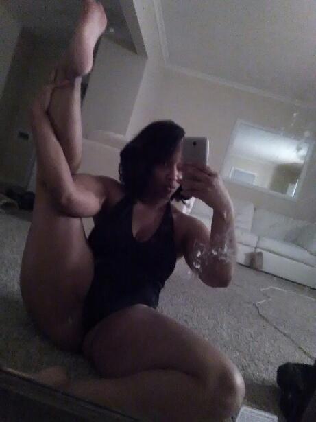 i-msoobklyn:  http://i-msoobklyn.tumblr.com/  Thick and flexible