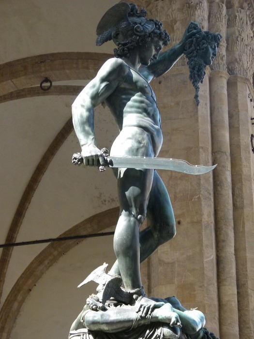 poseido-del-alba:  scribe4haxan:  Perseus with the Head of Medusa, 1545 (bronze,