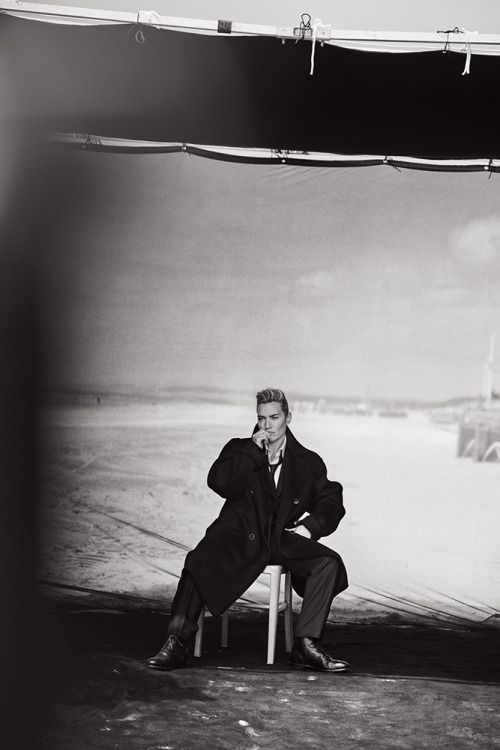 dragonreine: kristinnoeline: 2bmanagementnews: PETER LINDBERGH | L’Uomo vogue starring Kate Wi