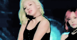 kemjo:  hyoyeon wearing black outfits during live performances for queenhyo  â™¡Â 